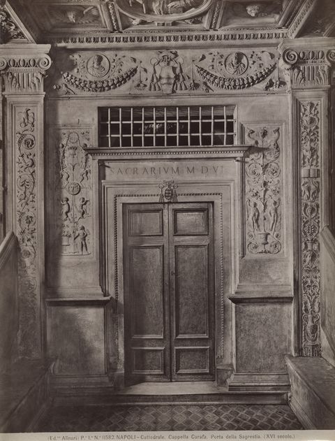 Alinari, Fratelli — Napoli - Cattedrale. Cappella Carafa. Porta della Sagrestia. (XVI secolo) — insieme